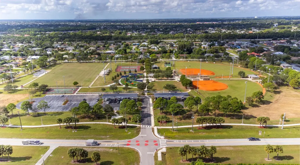 3502 SE Hyde Circle Port St Lucie FL 34984