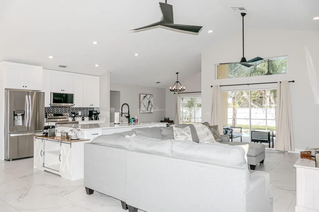 3502 SE Hyde Circle Port St Lucie FL 34984