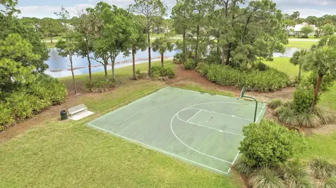 573 SW Saint Kitts Cove Port St Lucie FL 34986
