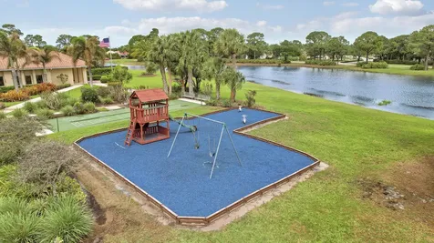 573 SW Saint Kitts Cove Port St Lucie FL 34986