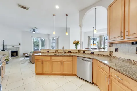 573 SW Saint Kitts Cove Port St Lucie FL 34986