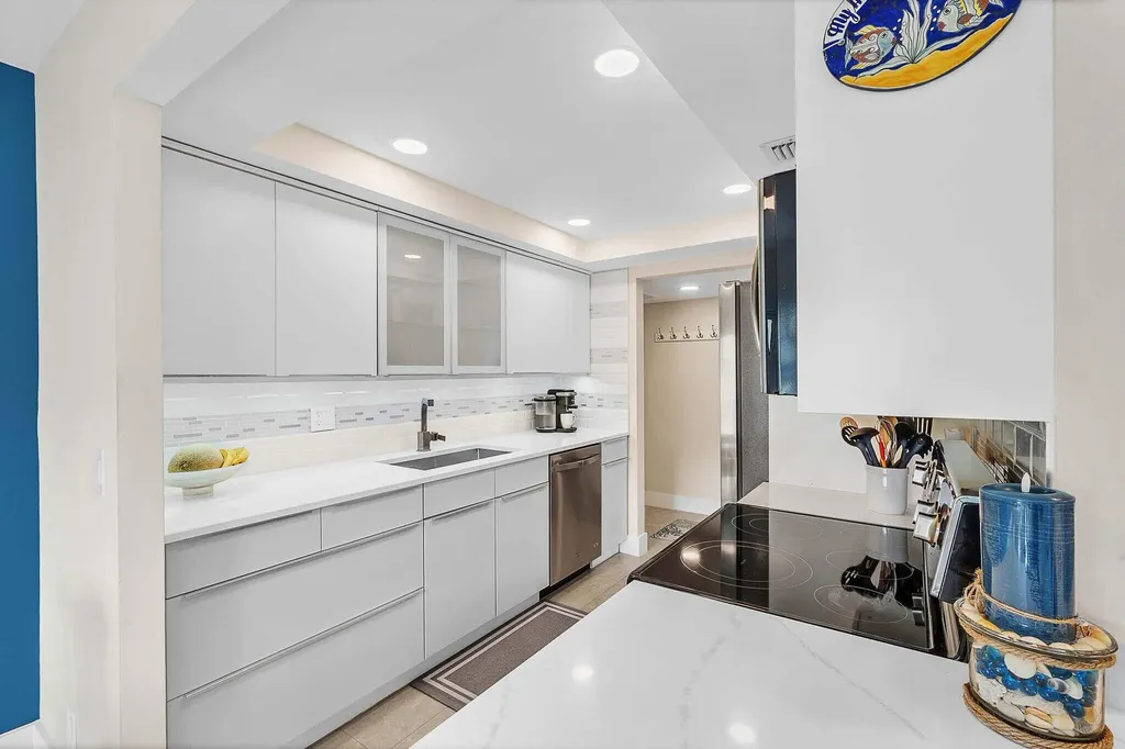 1111 S Ocean Boulevard Boca Raton FL 33432