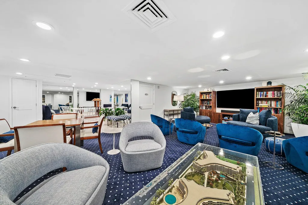 100 Sunrise Avenue Palm Beach FL 33480