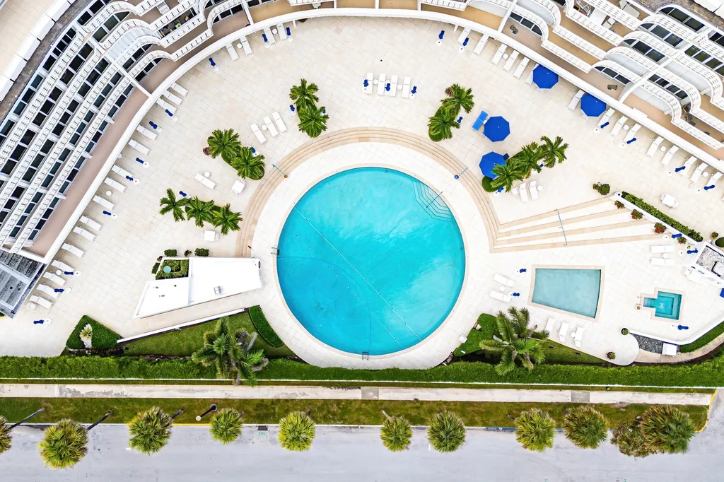 100 Sunrise Avenue Palm Beach FL 33480