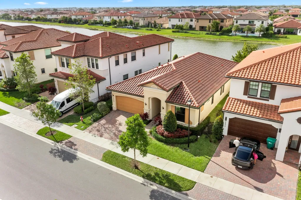 12260 N Baypoint Circle Parkland FL 33076