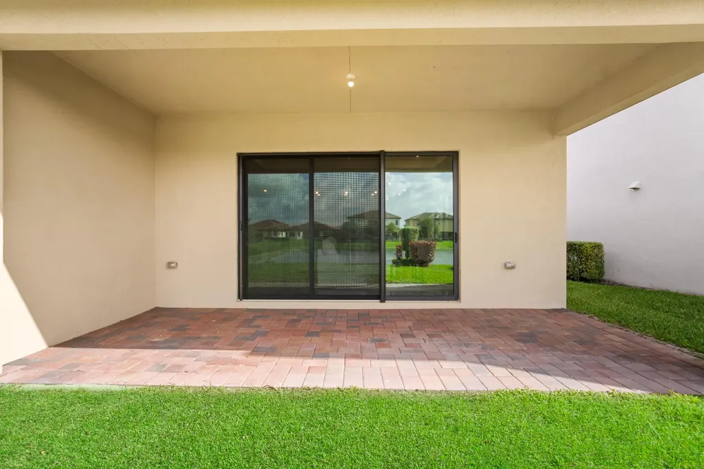 12260 N Baypoint Circle Parkland FL 33076