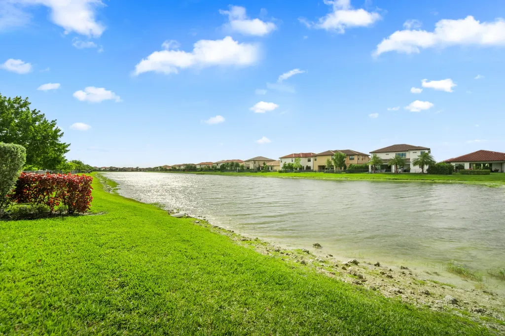 12260 N Baypoint Circle Parkland FL 33076