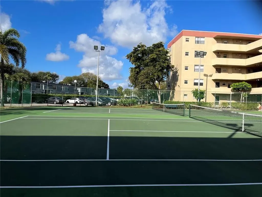 404 NW 68th Avenue Plantation FL 33317