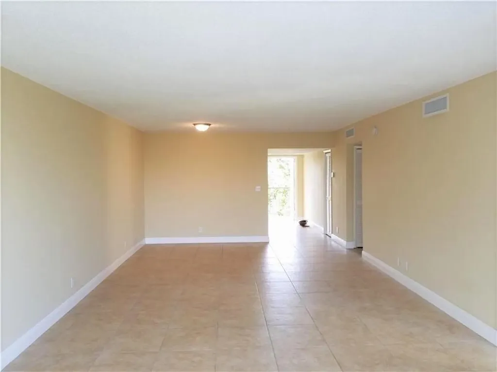 2940 N Course Drive Pompano Beach FL 33069