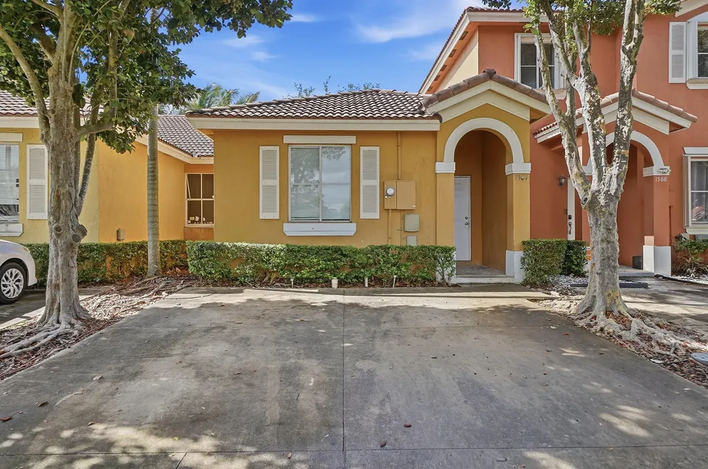 1584 SW 2nd Street Homestead FL 33030