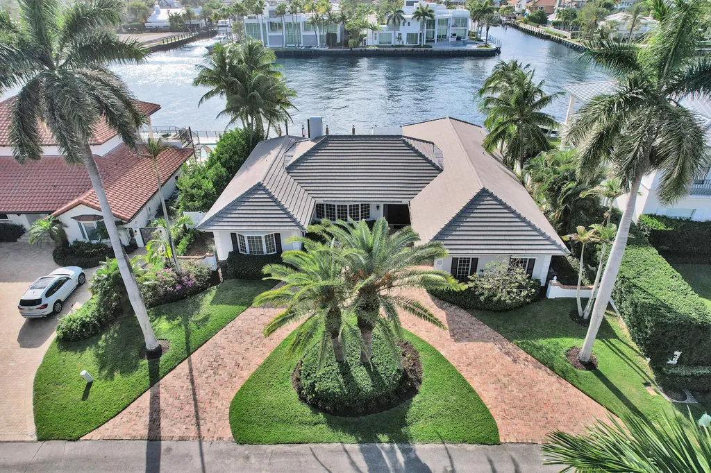 7 Saranac Road Sea Ranch Lakes FL 33308
