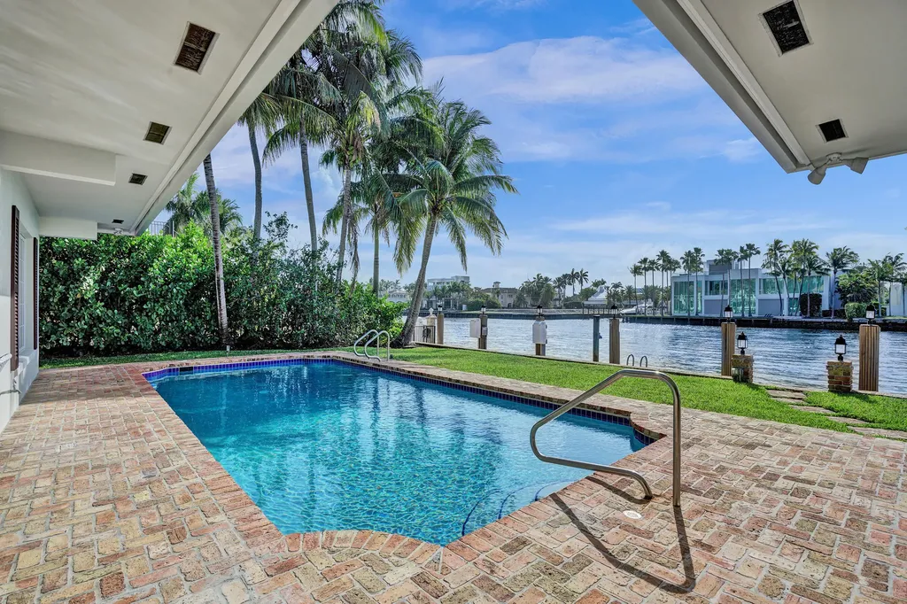 7 Saranac Road Sea Ranch Lakes FL 33308