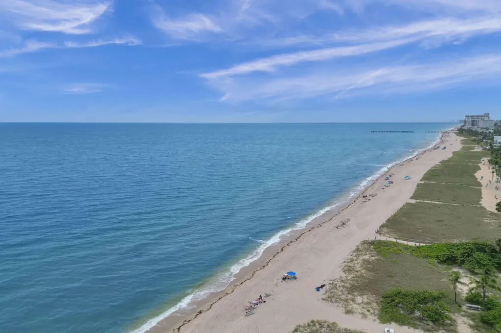 7 Saranac Road Sea Ranch Lakes FL 33308
