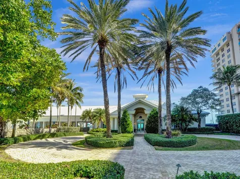 7 Saranac Road Sea Ranch Lakes FL 33308