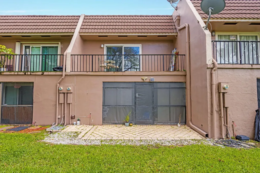 9050 NW 28th Street Coral Springs FL 33065