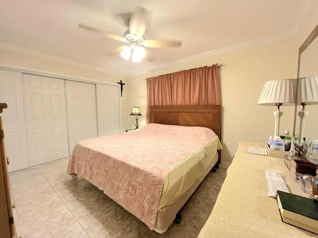 2825 E Crosley Drive Drive E West Palm Beach FL 33415