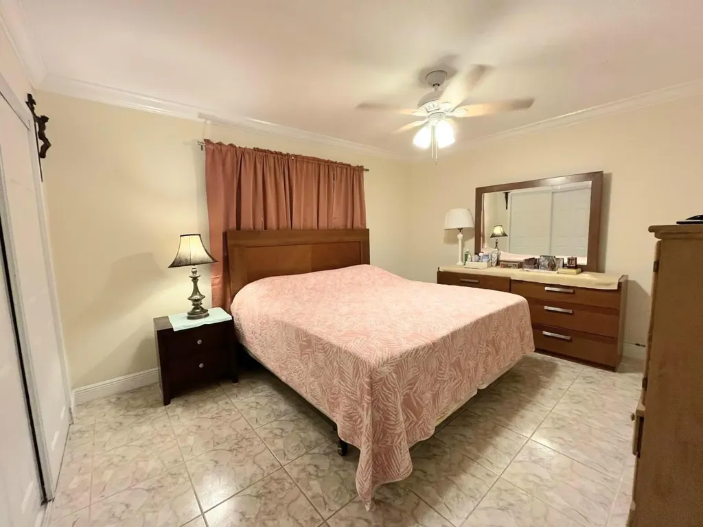 2825 E Crosley Drive Drive E West Palm Beach FL 33415