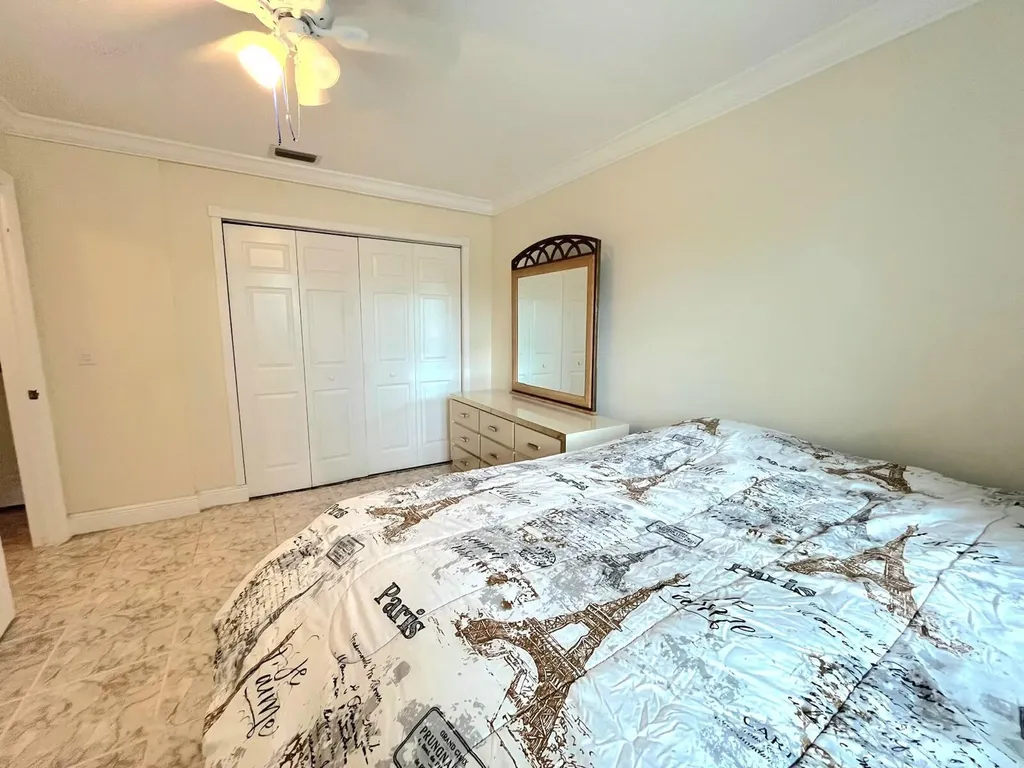 2825 E Crosley Drive Drive E West Palm Beach FL 33415