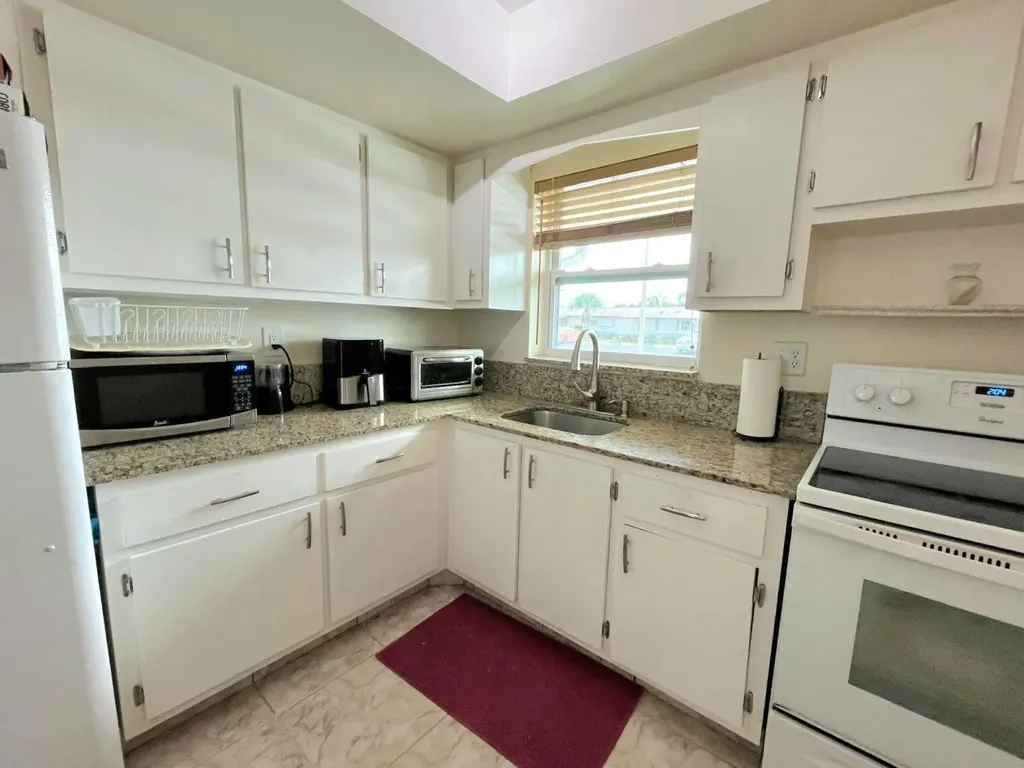 2825 E Crosley Drive Drive E West Palm Beach FL 33415