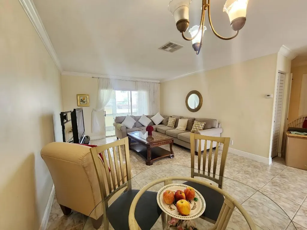 2825 E Crosley Drive Drive E West Palm Beach FL 33415