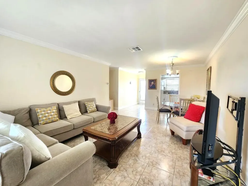 2825 E Crosley Drive Drive E West Palm Beach FL 33415