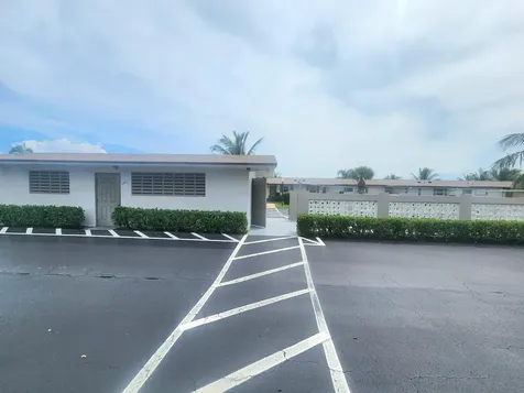 2825 E Crosley Drive Drive E West Palm Beach FL 33415