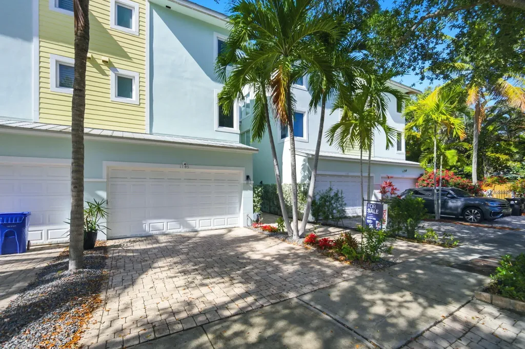 1705 NE 5th Street Fort Lauderdale FL 33301