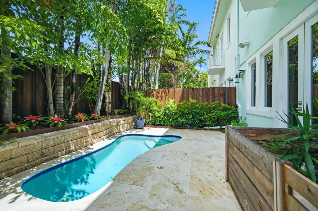 1705 NE 5th Street Fort Lauderdale FL 33301