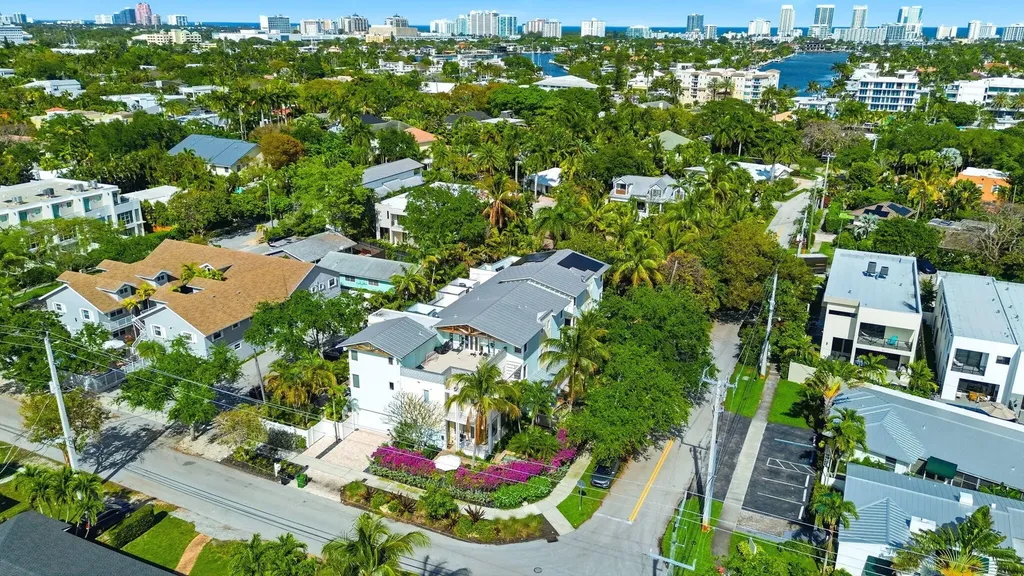 1705 NE 5th Street Fort Lauderdale FL 33301