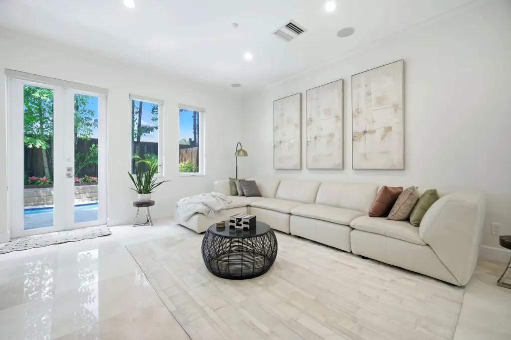 1705 NE 5th Street Fort Lauderdale FL 33301