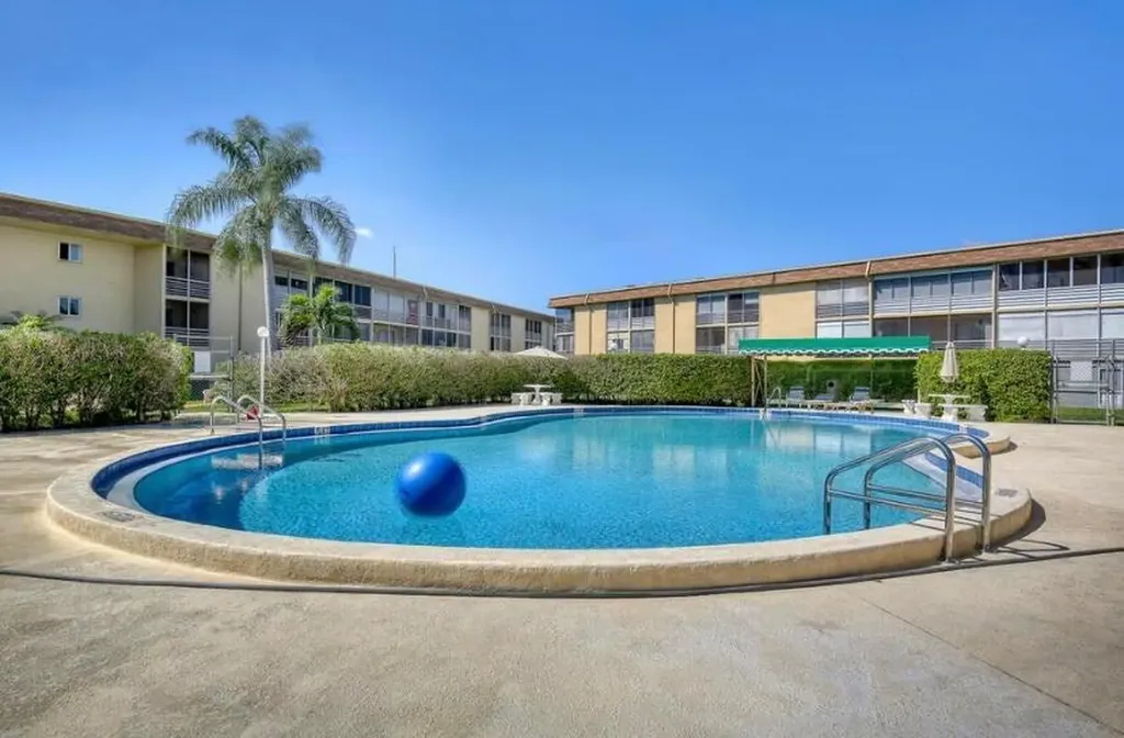 600 Village Green Court Palm Springs FL 33461