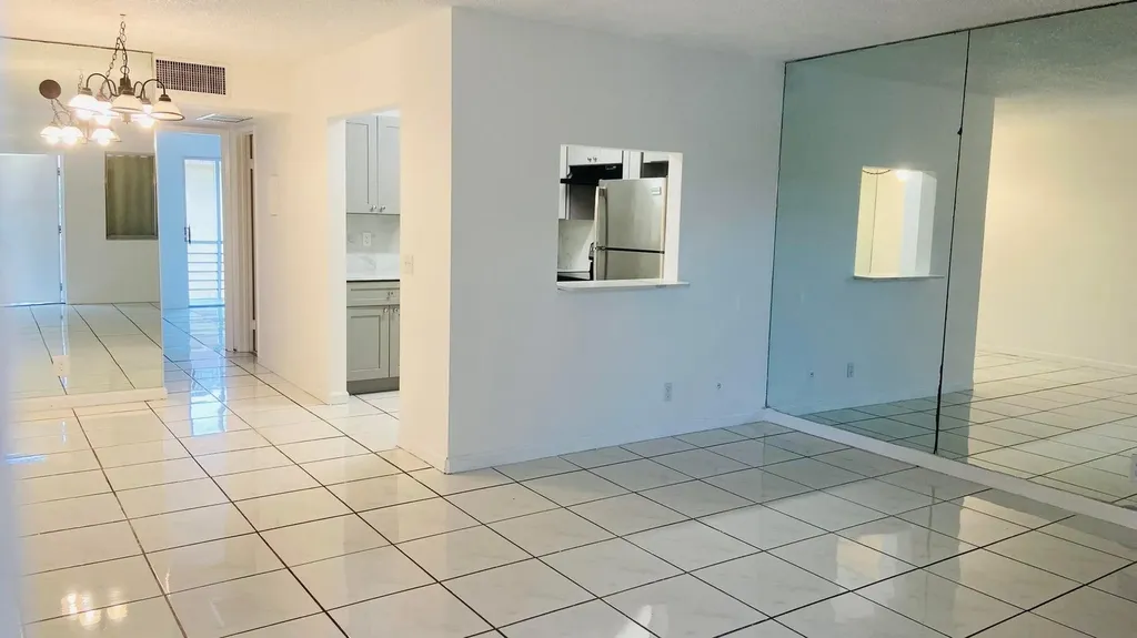 600 Village Green Court Palm Springs FL 33461