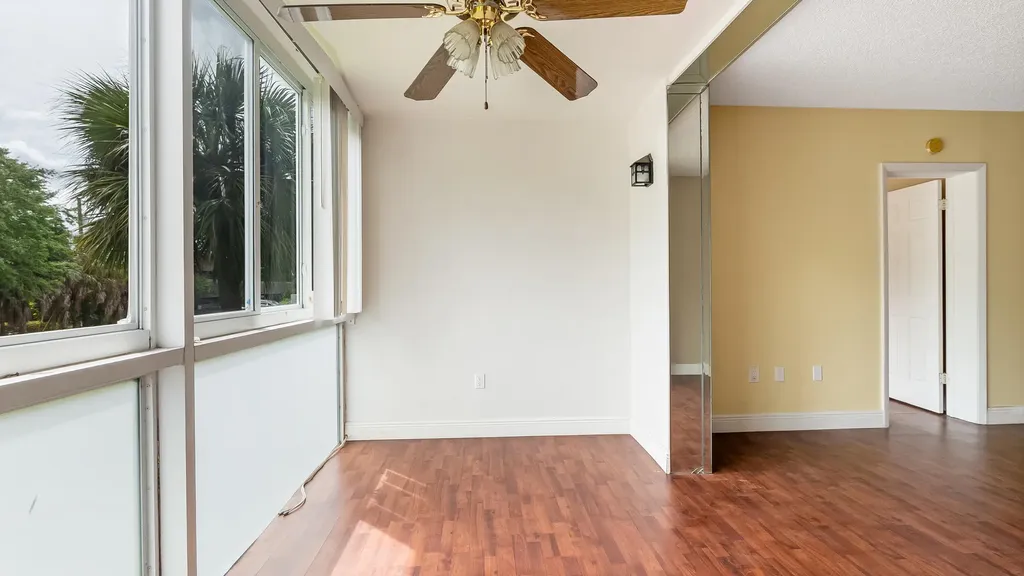 5935 Del Lago Circle Sunrise FL 33313