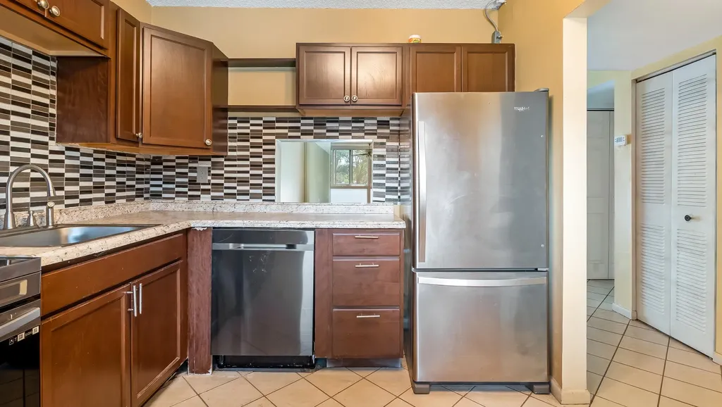 5935 Del Lago Circle Sunrise FL 33313