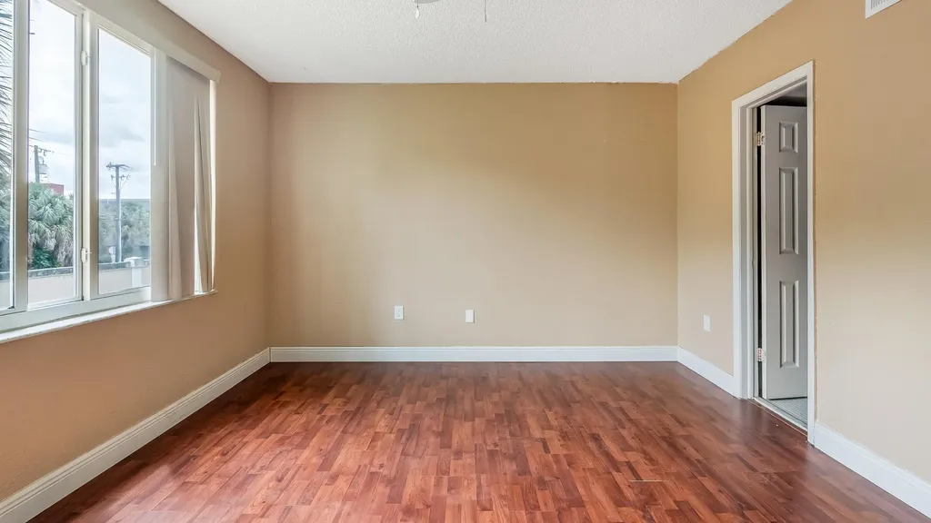 5935 Del Lago Circle Sunrise FL 33313