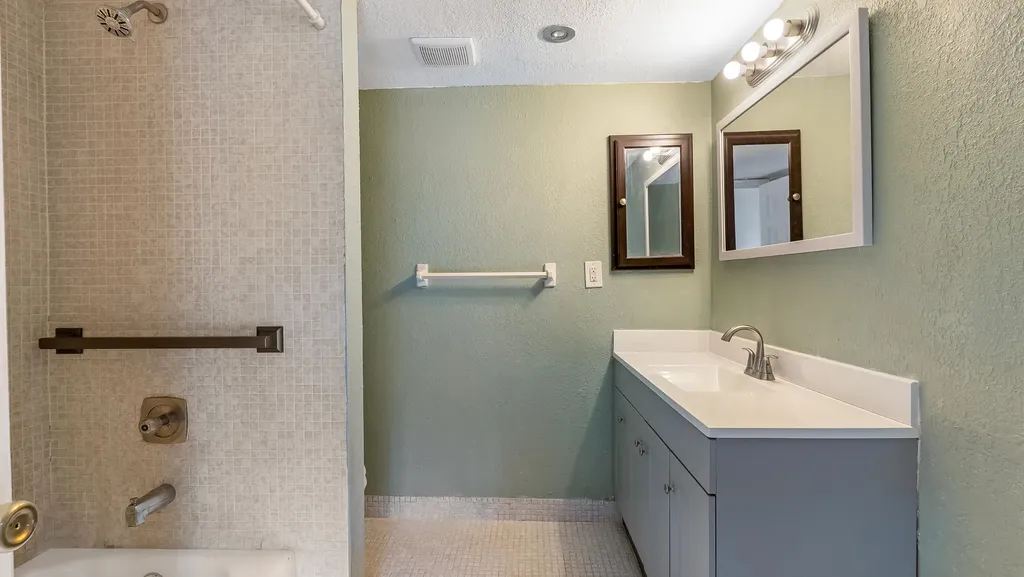 5935 Del Lago Circle Sunrise FL 33313