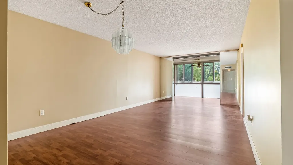 5935 Del Lago Circle Sunrise FL 33313