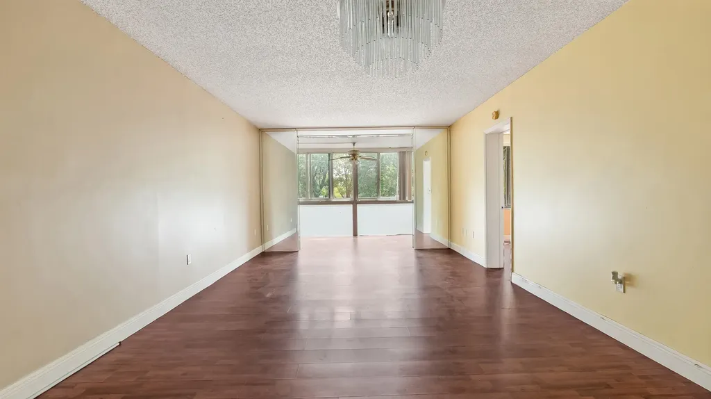 5935 Del Lago Circle Sunrise FL 33313