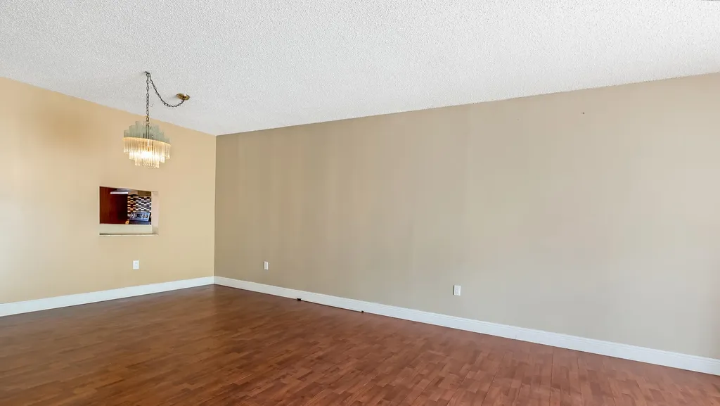5935 Del Lago Circle Sunrise FL 33313