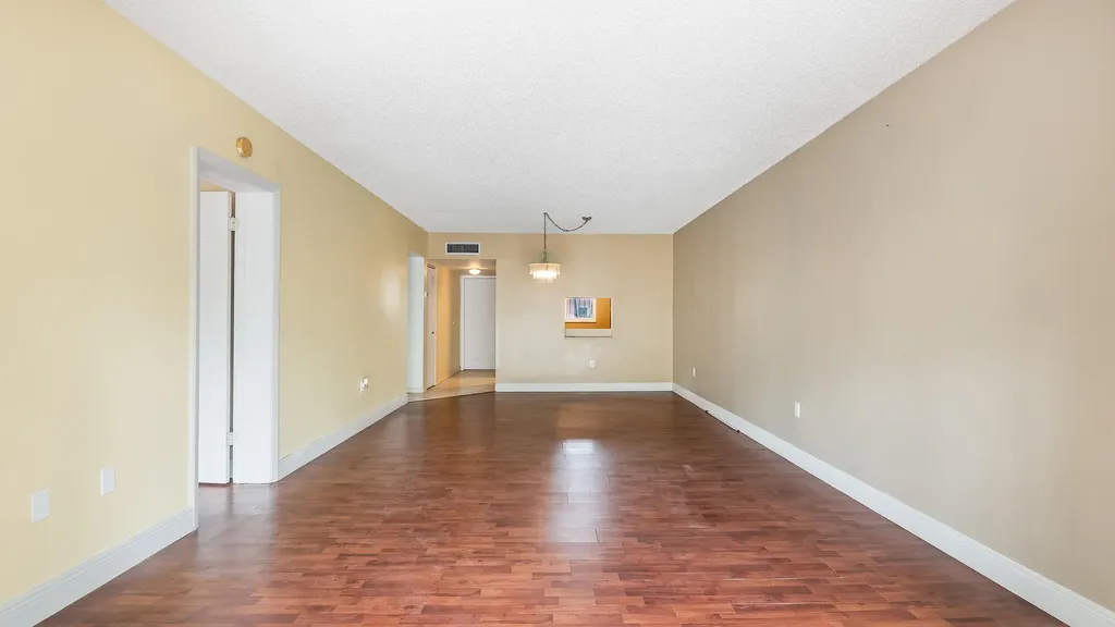 5935 Del Lago Circle Sunrise FL 33313
