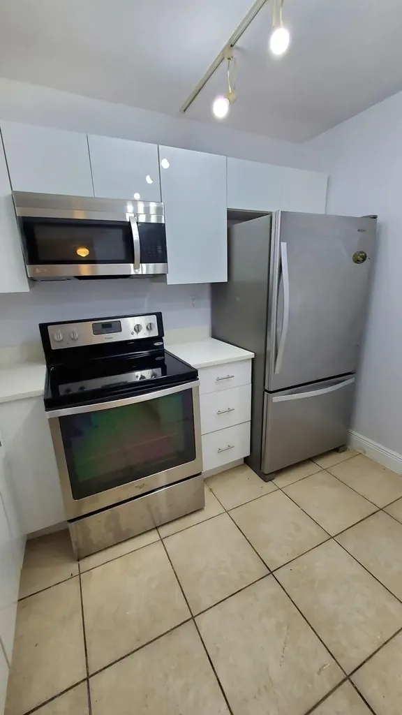 721 N Pine Island Road Plantation FL 33324