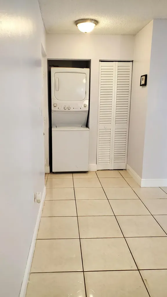 721 N Pine Island Road Plantation FL 33324