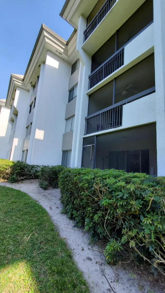 721 N Pine Island Road Plantation FL 33324