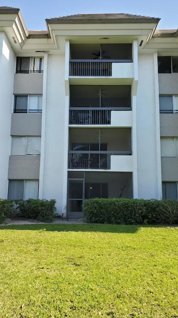 721 N Pine Island Road Plantation FL 33324