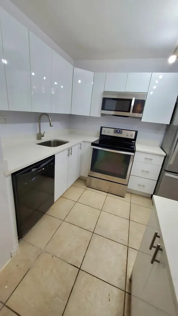721 N Pine Island Road Plantation FL 33324