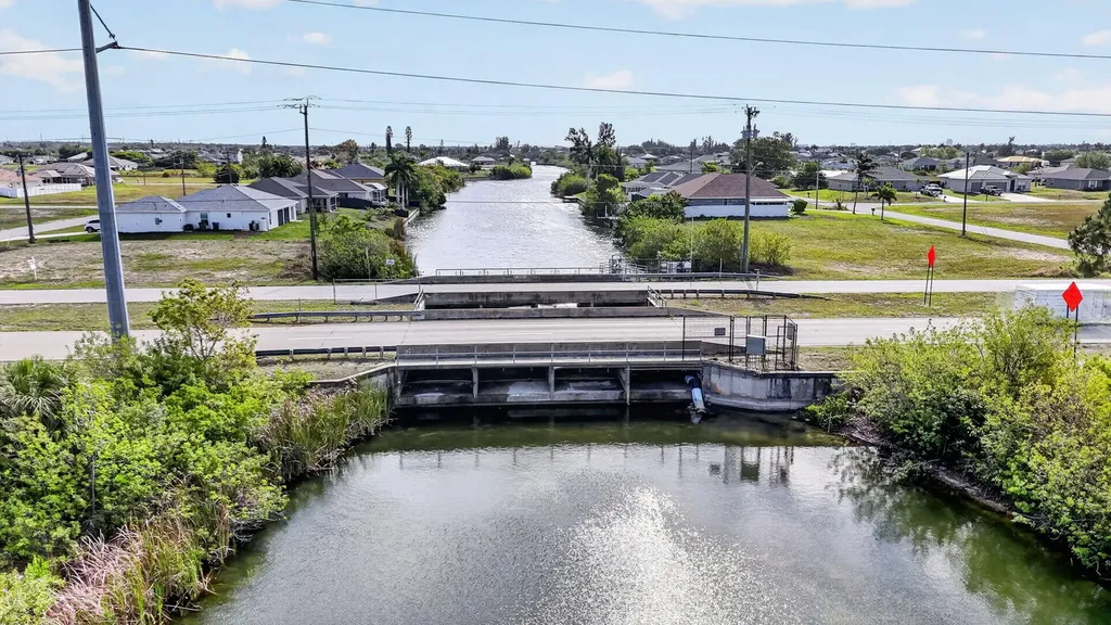 5 NW 19th Terrace Cape Coral FL 33993