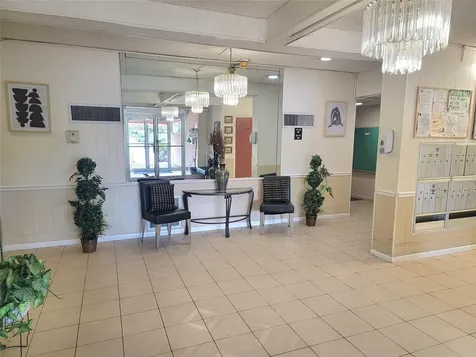 8260 SW 24th Street North Lauderdale FL 33068