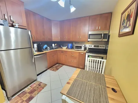 8260 SW 24th Street North Lauderdale FL 33068