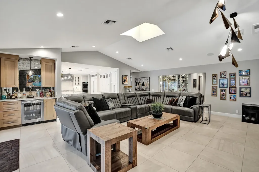 738 Middle River Drive Fort Lauderdale FL 33304
