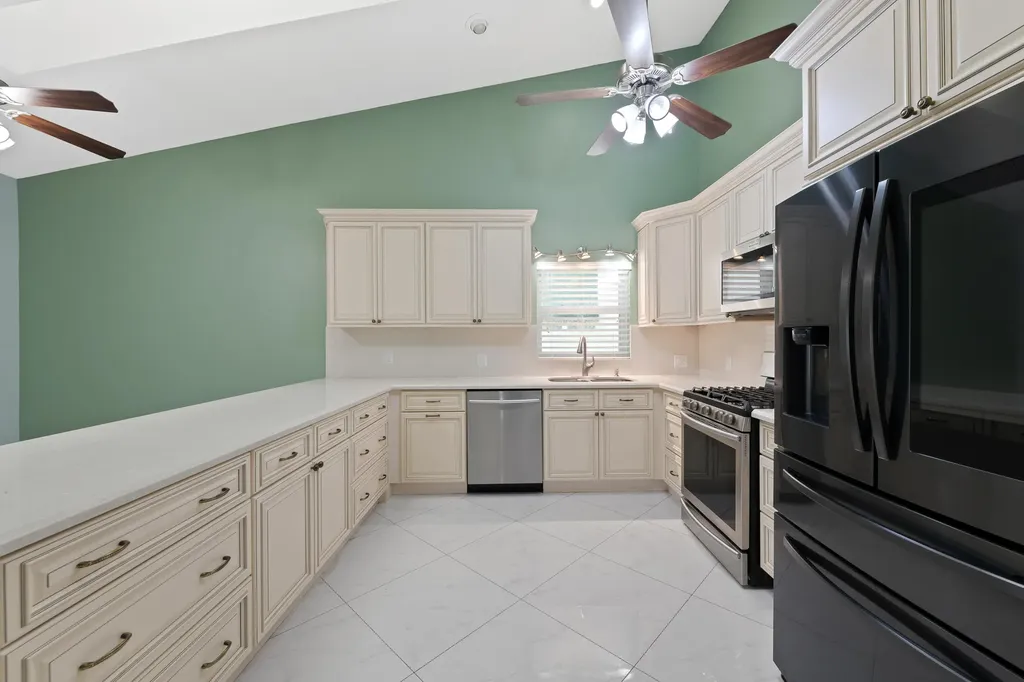 281 N Country Club Boulevard Boca Raton FL 33487